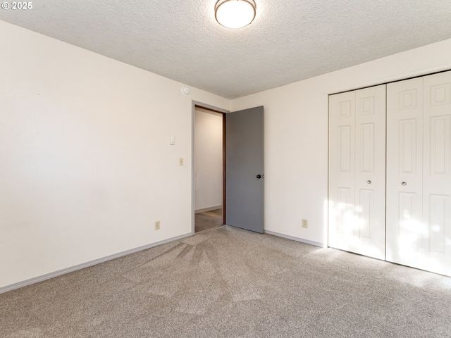 4114 JESSEN Dr, Eugene, OR 97402