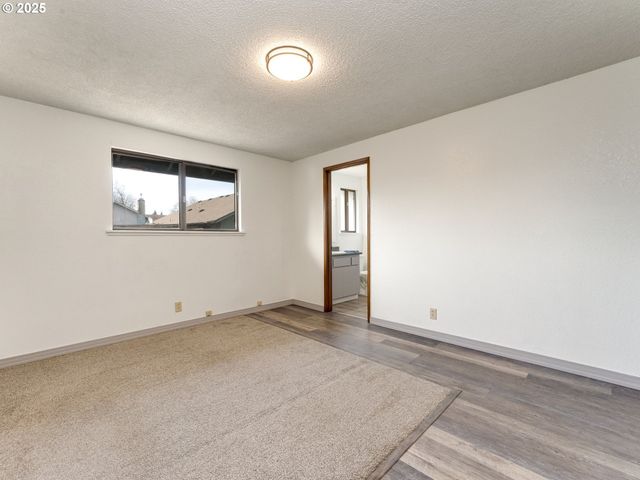 4114 JESSEN Dr, Eugene, OR 97402