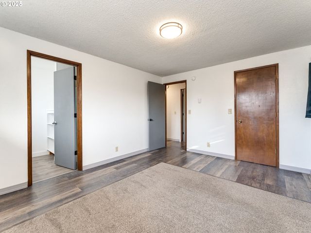 4114 JESSEN Dr, Eugene, OR 97402