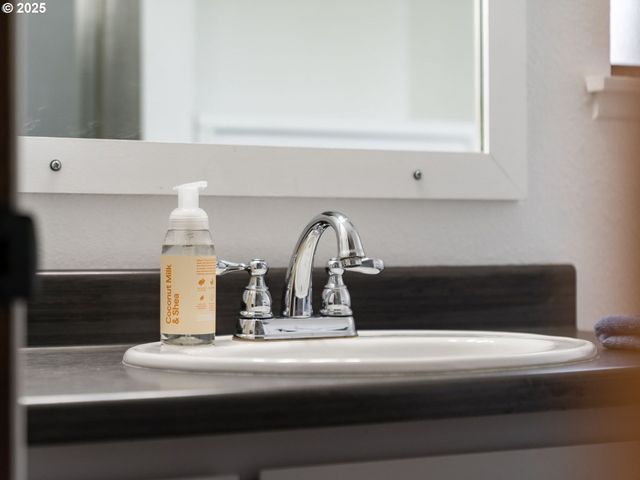 4114 JESSEN Dr, Eugene, OR 97402