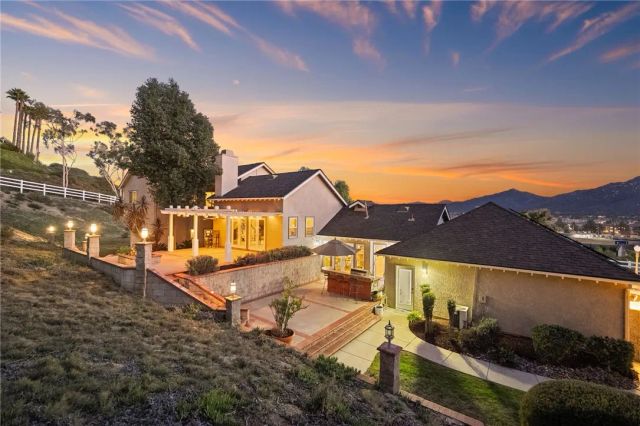 30230 De Portola Road, Temecula, CA 92592