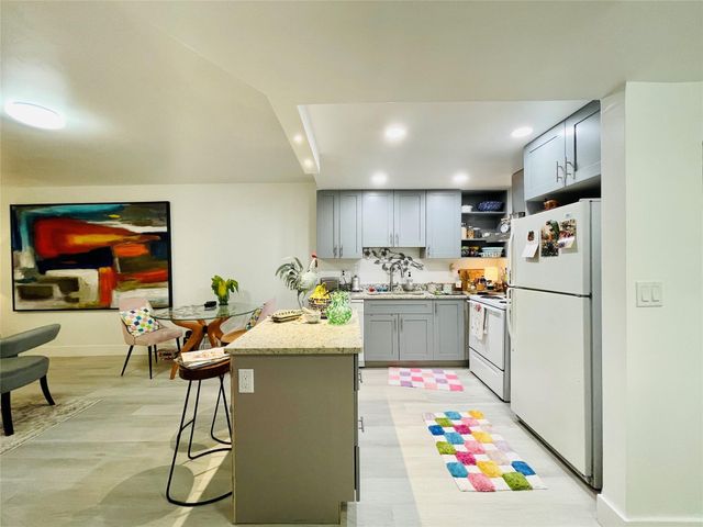 257 S Cypress Road 414, Pompano Beach, FL 33060