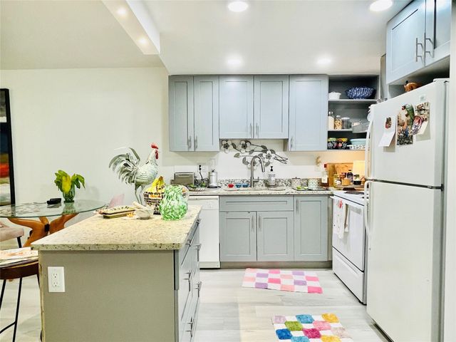 257 S Cypress Road 414, Pompano Beach, FL 33060