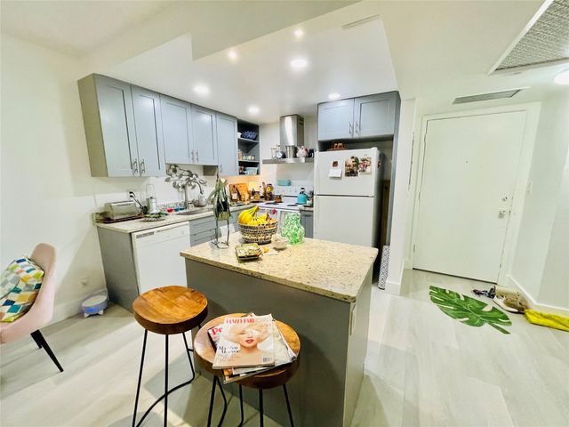 257 S Cypress Road 414, Pompano Beach, FL 33060