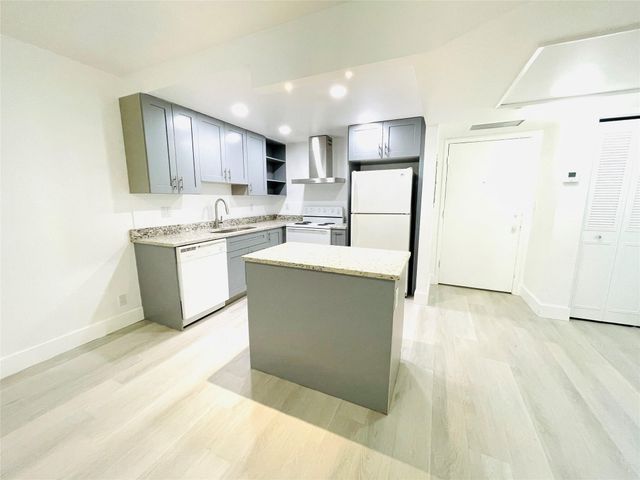 257 S Cypress Road 414, Pompano Beach, FL 33060