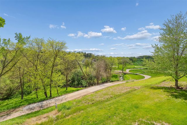 613 Trail Ridge Road, Indianola, IA 50125