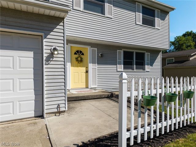 1055 Gentry Drive, Medina, OH 44256