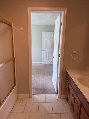 5722 W 70th Terrace, Overland Park, KS 66204