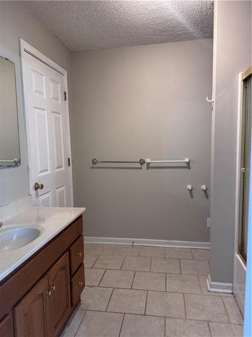5722 W 70th Terrace, Overland Park, KS 66204