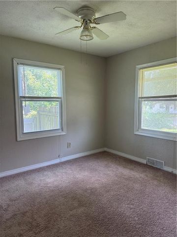 5722 W 70th Terrace, Overland Park, KS 66204