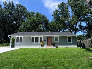 5722 W 70th Terrace, Overland Park, KS 66204