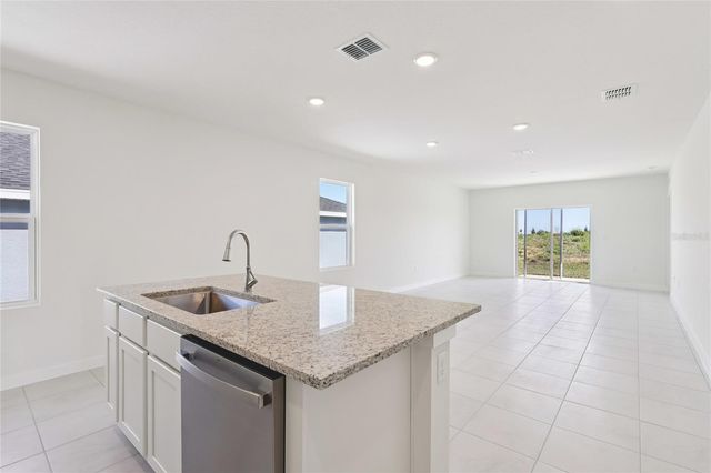 1925 DIAMOND HEAD CIRCLE, Haines City, FL 33844