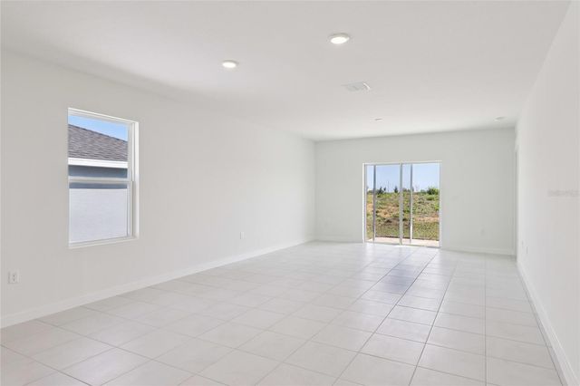 1925 DIAMOND HEAD CIRCLE, Haines City, FL 33844