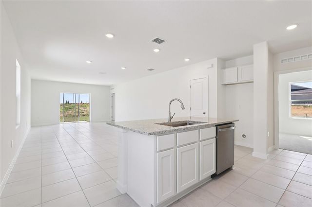 1925 DIAMOND HEAD CIRCLE, Haines City, FL 33844
