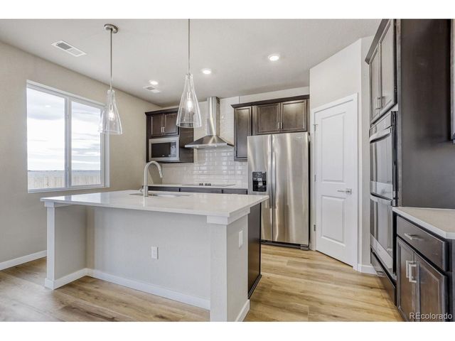 55025 E 28th Pl, Strasburg, CO 80136