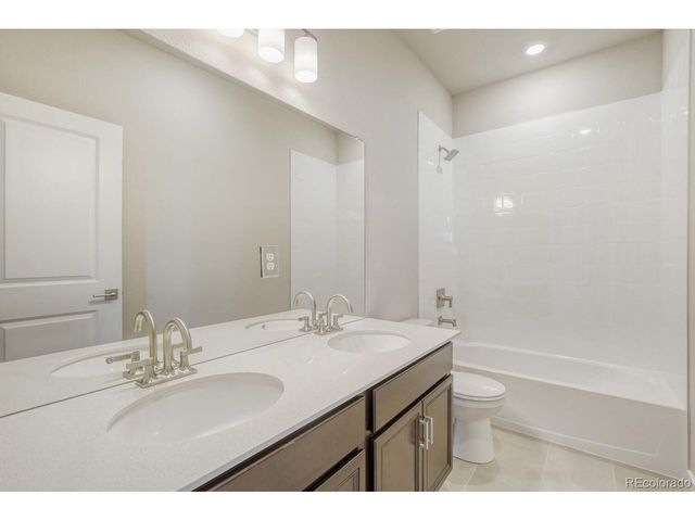 55025 E 28th Pl, Strasburg, CO 80136