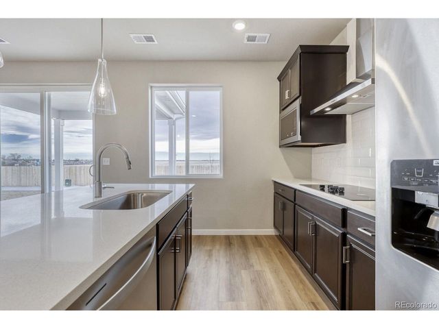 55025 E 28th Pl, Strasburg, CO 80136