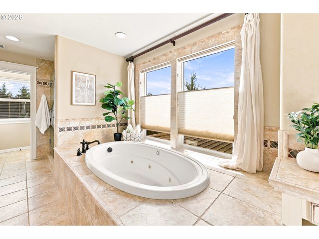 9583 Se DENALI Dr, Happy Valley, OR 97086