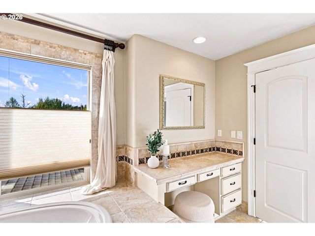 9583 Se DENALI Dr, Happy Valley, OR 97086