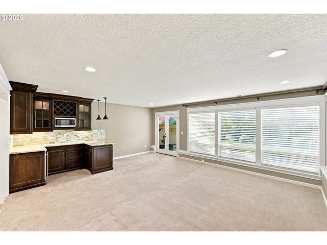 9583 Se DENALI Dr, Happy Valley, OR 97086