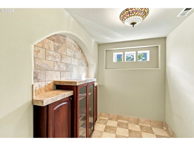 9583 Se DENALI Dr, Happy Valley, OR 97086