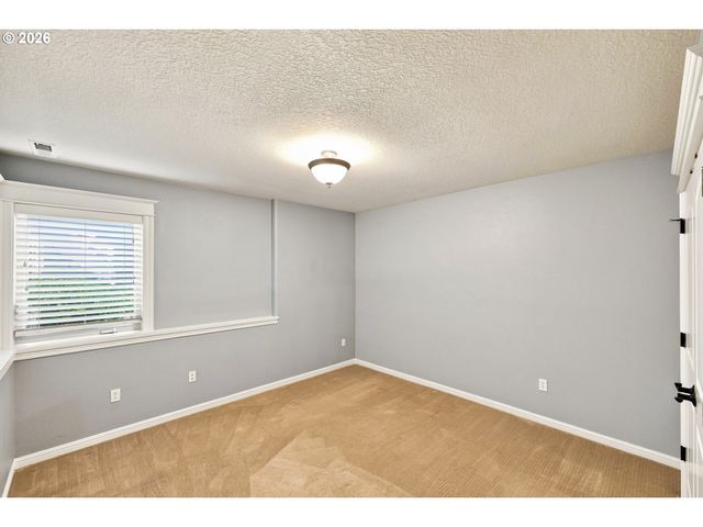 9583 Se DENALI Dr, Happy Valley, OR 97086
