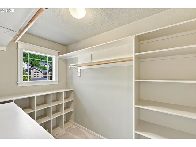 9583 Se DENALI Dr, Happy Valley, OR 97086