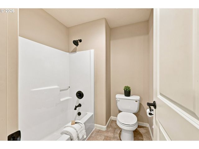9583 Se DENALI Dr, Happy Valley, OR 97086