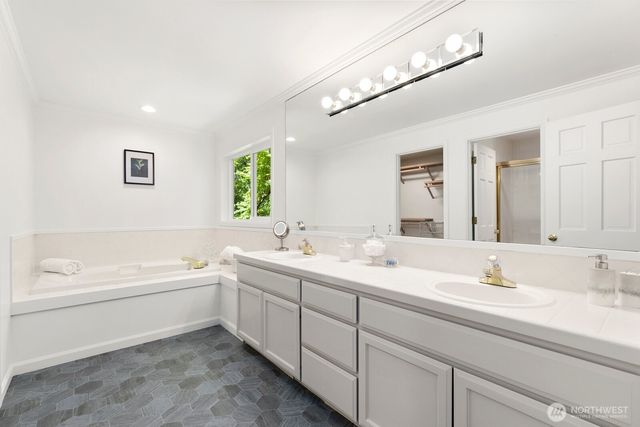 23216 SE 31st Street, Sammamish, WA 98075