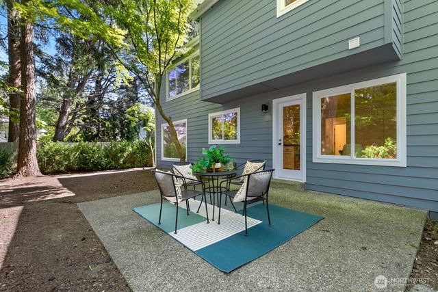 23216 SE 31st Street, Sammamish, WA 98075