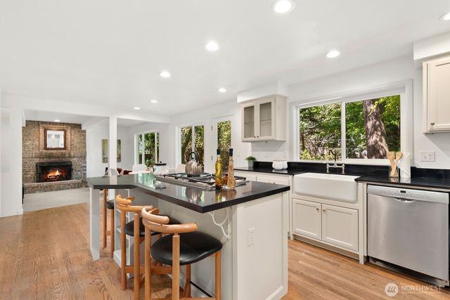 23216 SE 31st Street, Sammamish, WA 98075