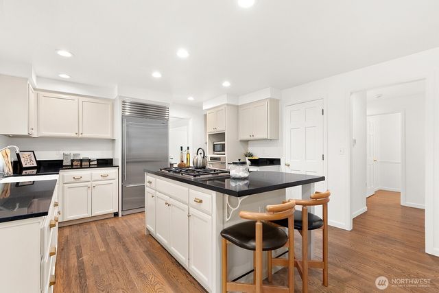 23216 SE 31st Street, Sammamish, WA 98075