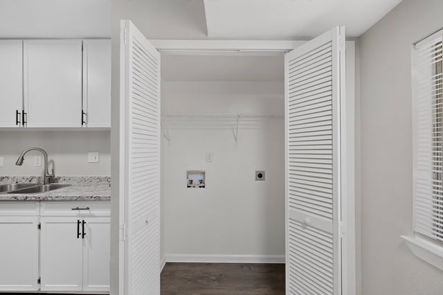 426 Kirnwood Drive, Dallas, TX 75232