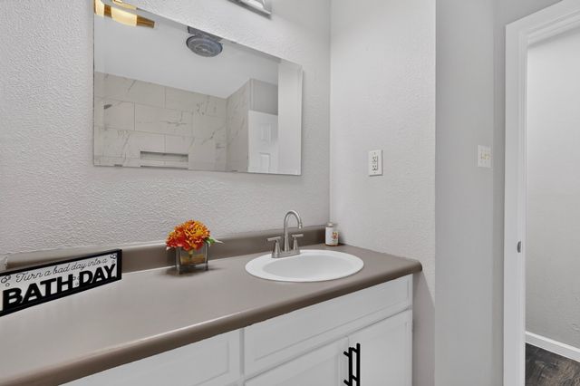 426 Kirnwood Drive, Dallas, TX 75232