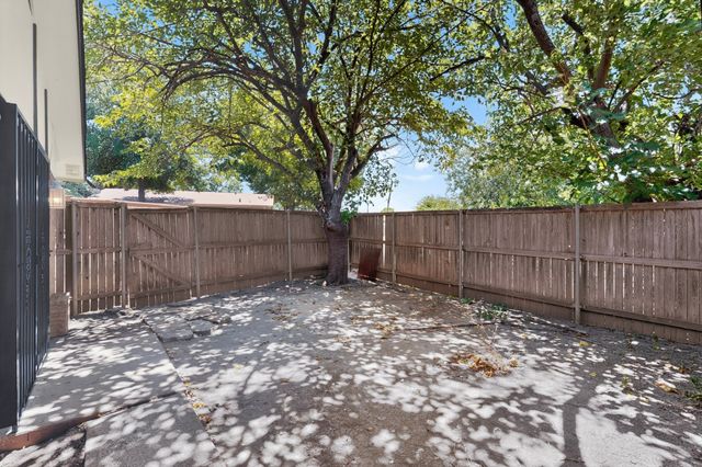 426 Kirnwood Drive, Dallas, TX 75232