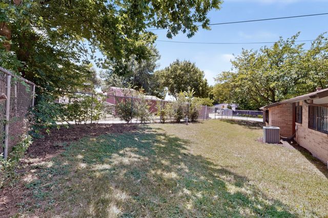 426 Kirnwood Drive, Dallas, TX 75232