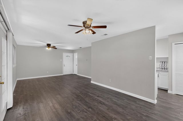 426 Kirnwood Drive, Dallas, TX 75232