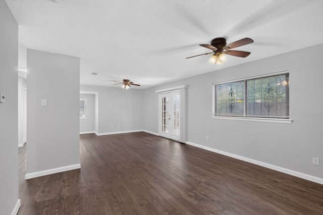 426 Kirnwood Drive, Dallas, TX 75232