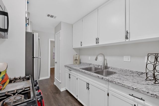426 Kirnwood Drive, Dallas, TX 75232