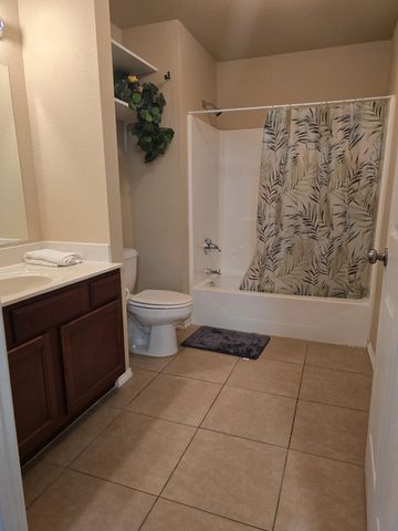 654 Saint Louis Avenue 204, Fort Worth, TX 76104