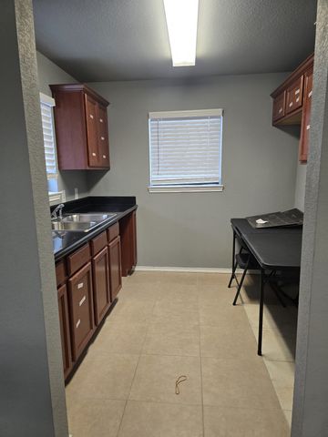 654 Saint Louis Avenue 204, Fort Worth, TX 76104