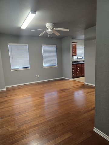 654 Saint Louis Avenue 204, Fort Worth, TX 76104