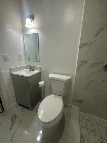 2753 W 68th Pl 1, Hialeah, FL 33016