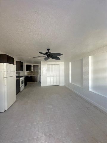 2753 W 68th Pl 1, Hialeah, FL 33016