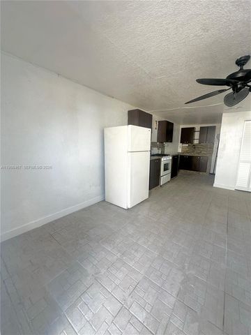 2753 W 68th Pl 1, Hialeah, FL 33016