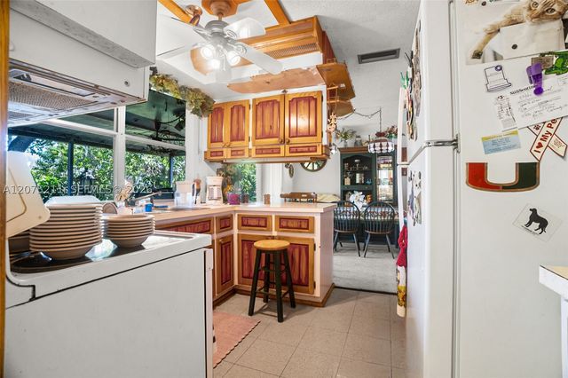 7509 Garfield St, Hollywood, FL 33024