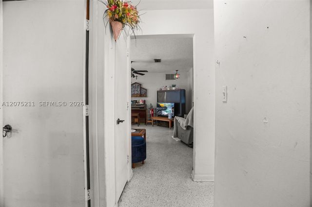 7509 Garfield St, Hollywood, FL 33024