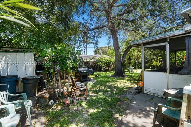 7509 Garfield St, Hollywood, FL 33024