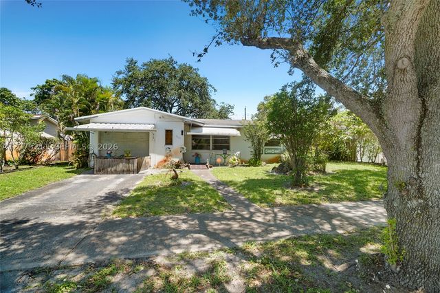 7509 Garfield St, Hollywood, FL 33024