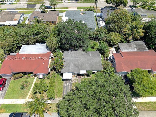 7509 Garfield St, Hollywood, FL 33024